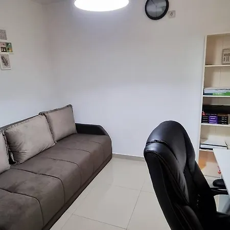 The Away From - By A.z. Apartment *